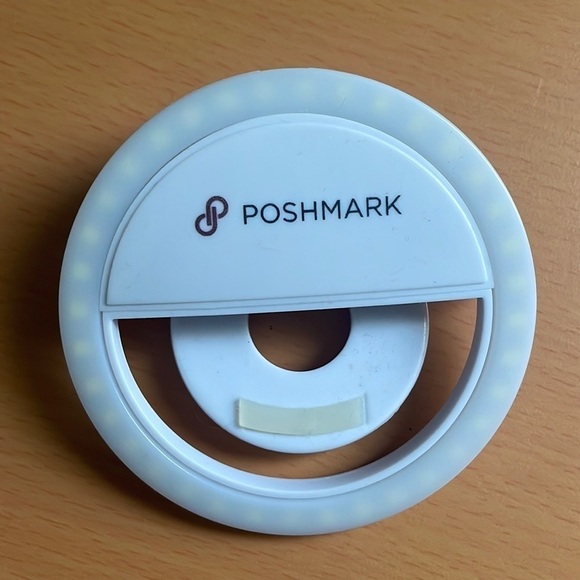 Poshmark Selfie Ring Light 3 Settings
Laptop Phone White Black PFF Poshfest - Picture 6 of 7